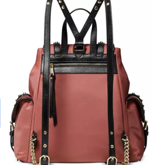 ?? Michael Kors Leila Nylon Medium Flap Backpack